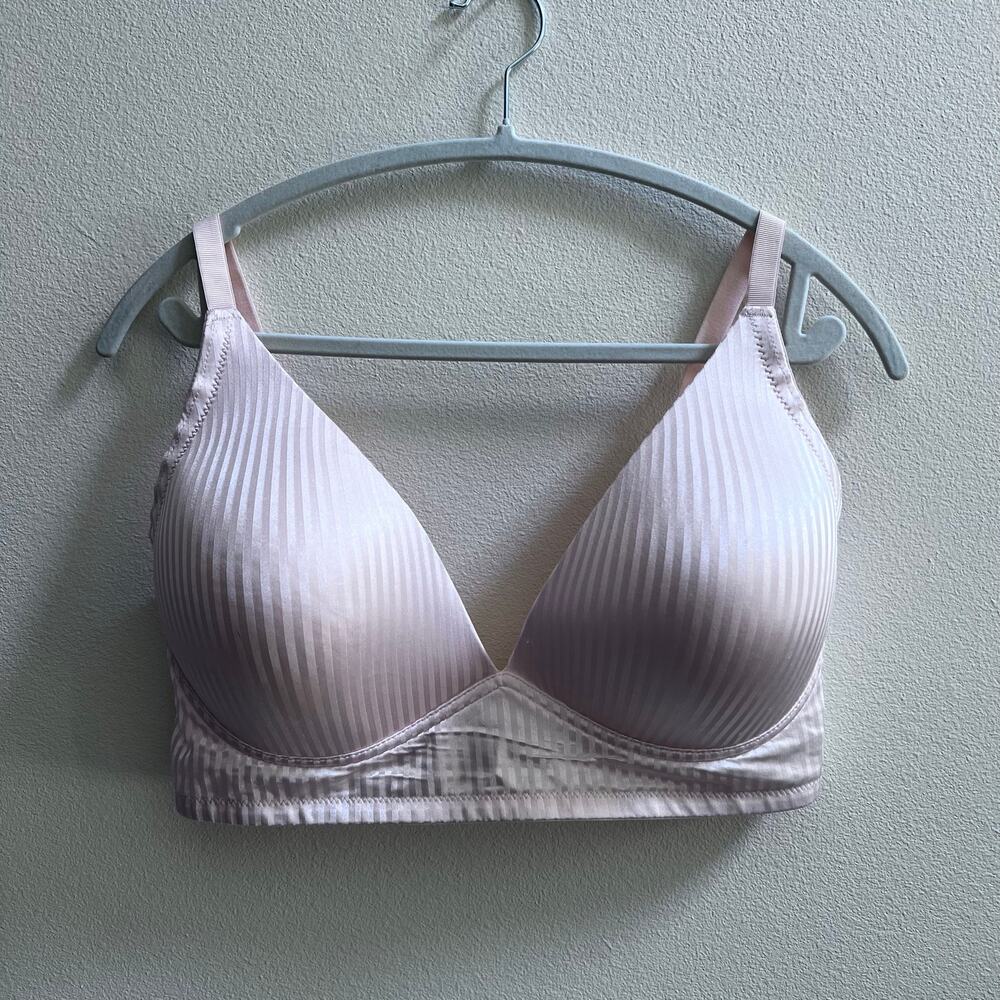NEW Adrienne Vittadini Studio Cream Wire Free Bra Size 38DD